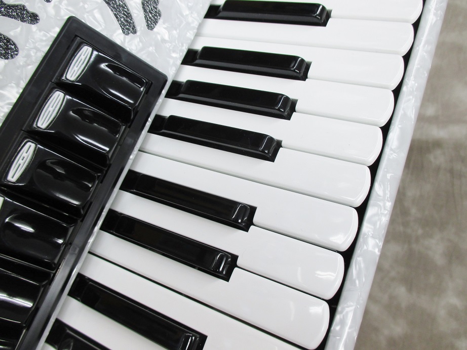 TOMBO J-80C 【アコーディオン】 - 谷口楽器