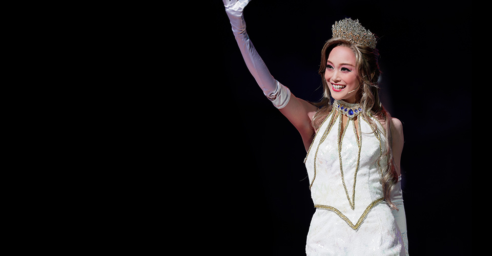 宝塚歌劇 星組『記憶にございません！』『Tiara Azul ―Destino―』特集