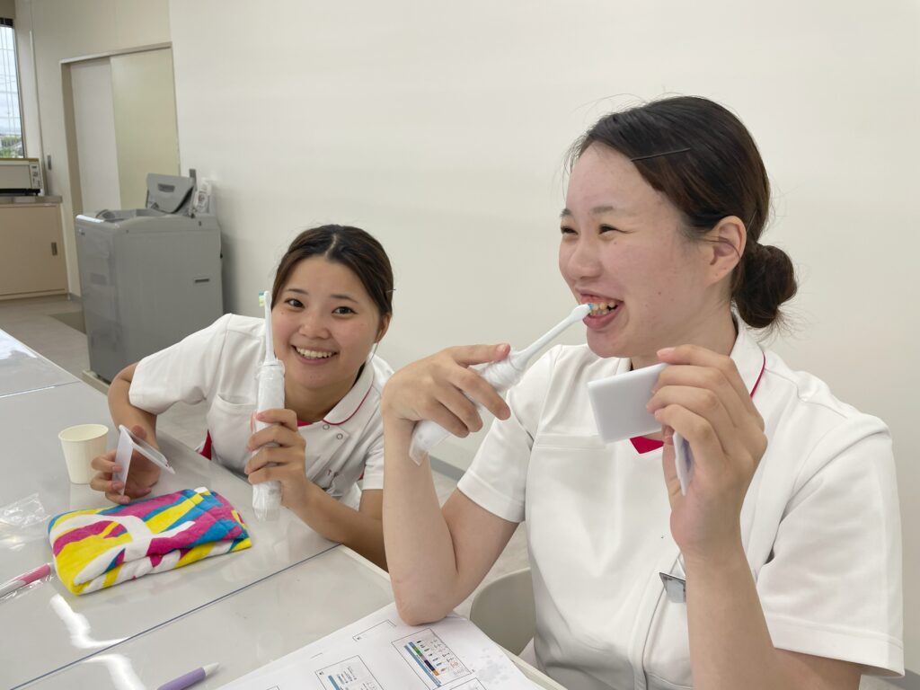 歯科衛生士科1年生 予防セミナー – 徳島歯科学院専門学校