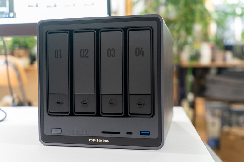 クラウド時代にあえてNAS。近日クラファン開始「UGREEN NASync DXP4800