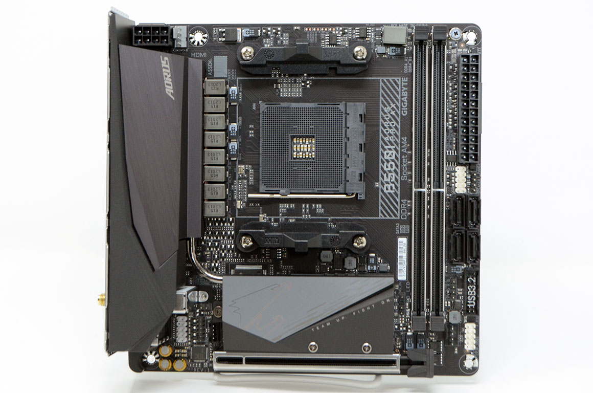 Gigabyte B550I AORUS Pro AX Review - Board Layout | TechPowerUp