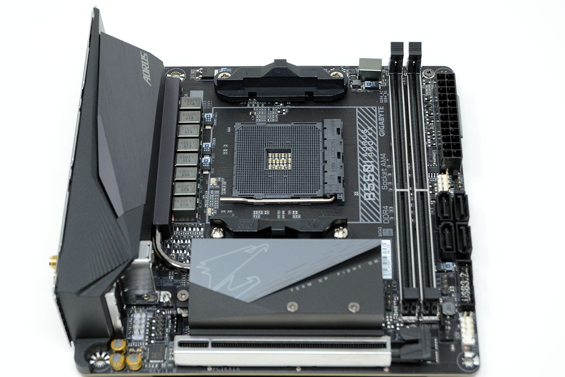 Gigabyte B550I AORUS Pro AX Review - Board Layout | TechPowerUp