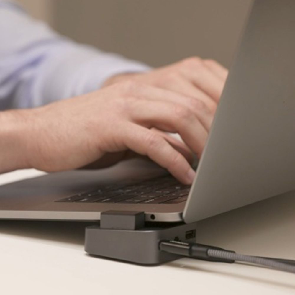 J-Cube―MacBook Pro専用の小型8in1ハブスタンド｜テックウインド株式会社