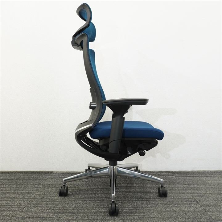 コクヨ ベゼル 可動肘 ヘッドレスト付き ブルー- 中古オフィス家具の