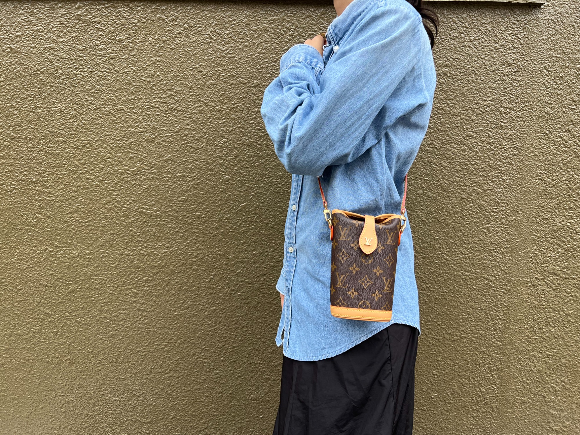 LOUIS VUITTON／ルイ・ヴィトン】よりフォールド・ミーポーチを買取