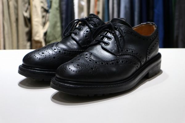 SANDERS（サンダース）から英国トラッドの定番ウィングチップの