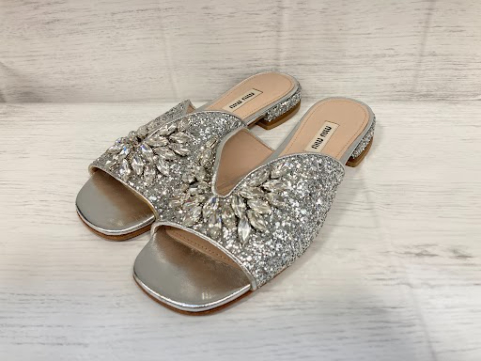 MIU MIU 】より【 グリッターパンプス 】が買取入荷致しました