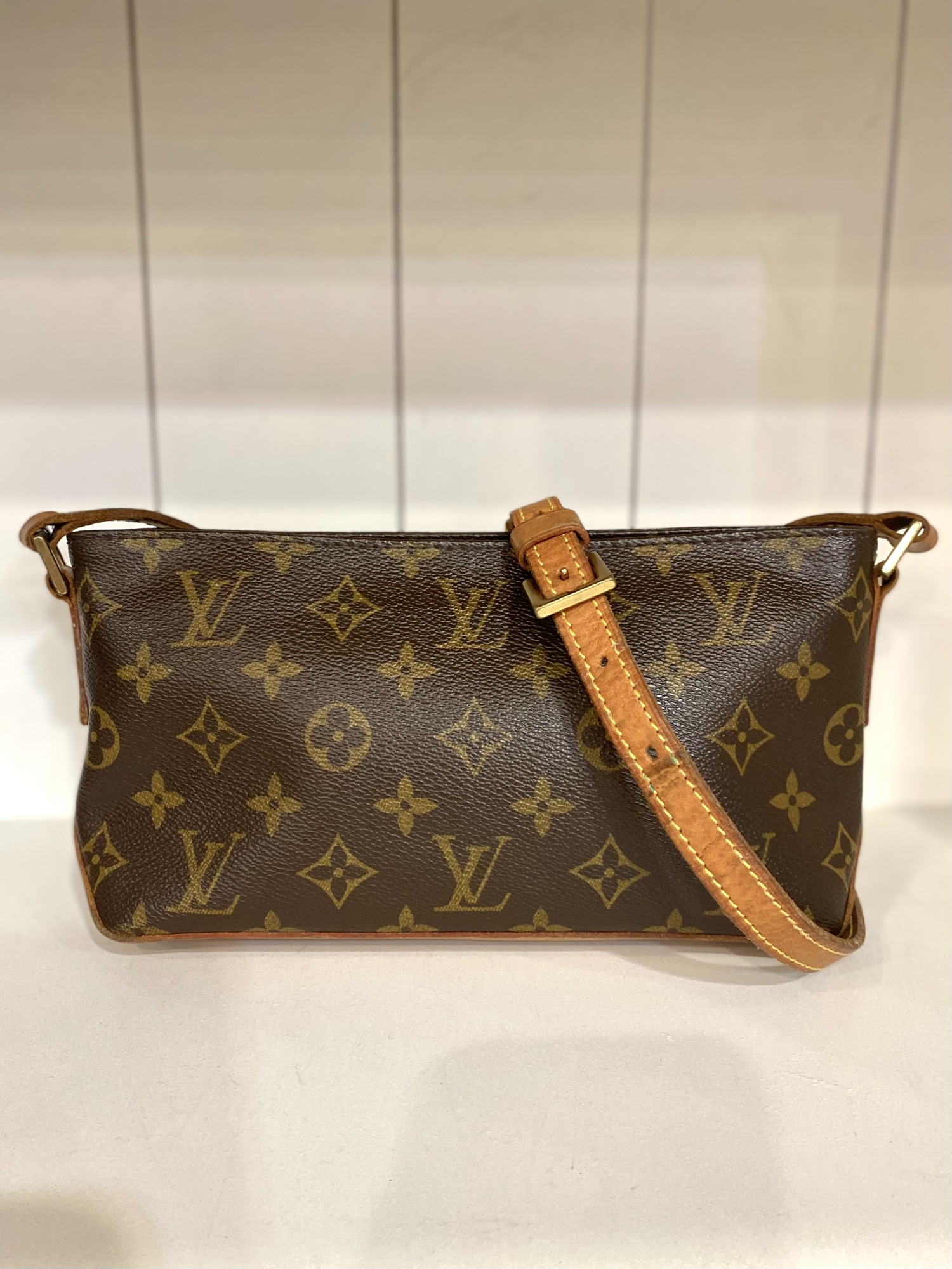 LOUIS VUITTON / ルイヴィトン】 より モノグラム トロター ショルダー