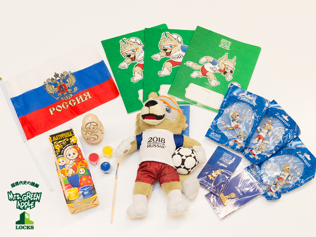 Mrs. GREEN APPLE先生からロシアお土産プレゼント！｜SCHOOL OF LOCK