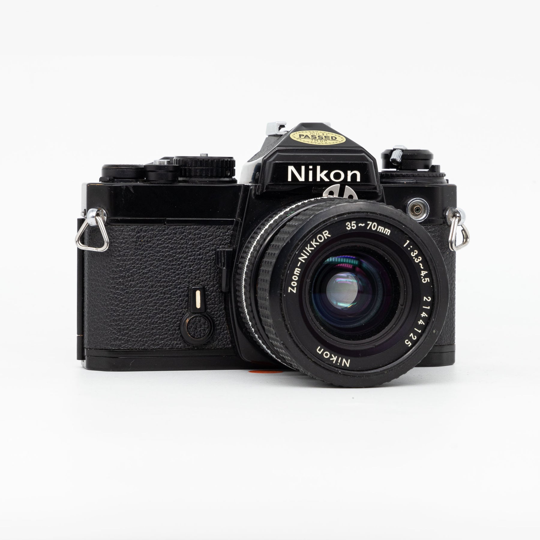 Nikon FE & Zoom-Nikkor 35-70mm f/3.3-4.5 - Film Camera