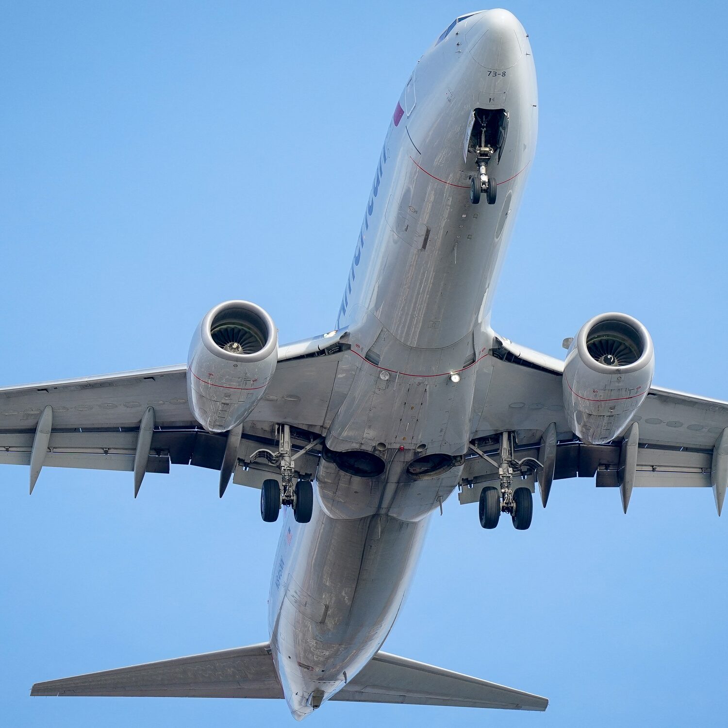 Japan ANA Boeing 737-800 flight turns back due to cockpit window