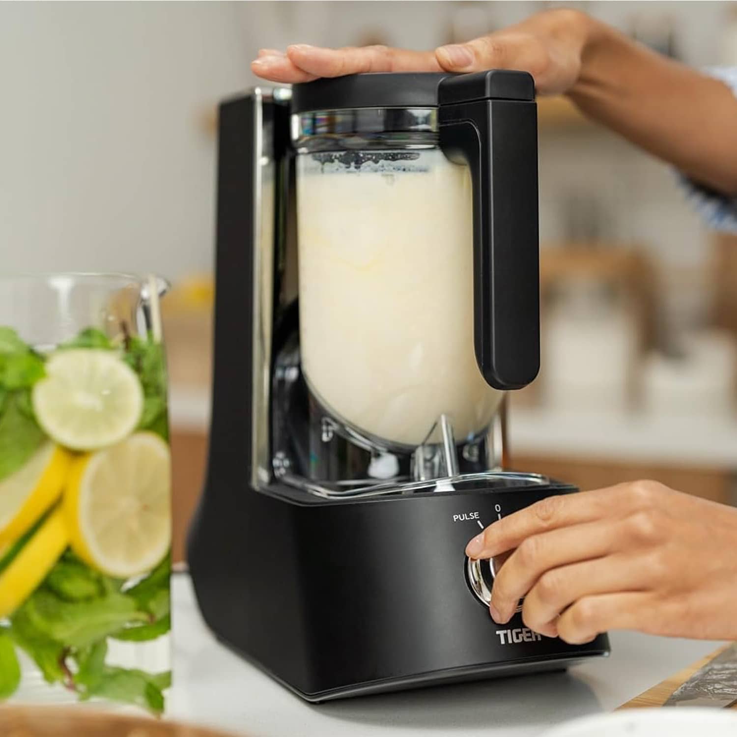 Tiger Edge - 45-Degree Diagonal Blade Slanted Blender | The Green Head