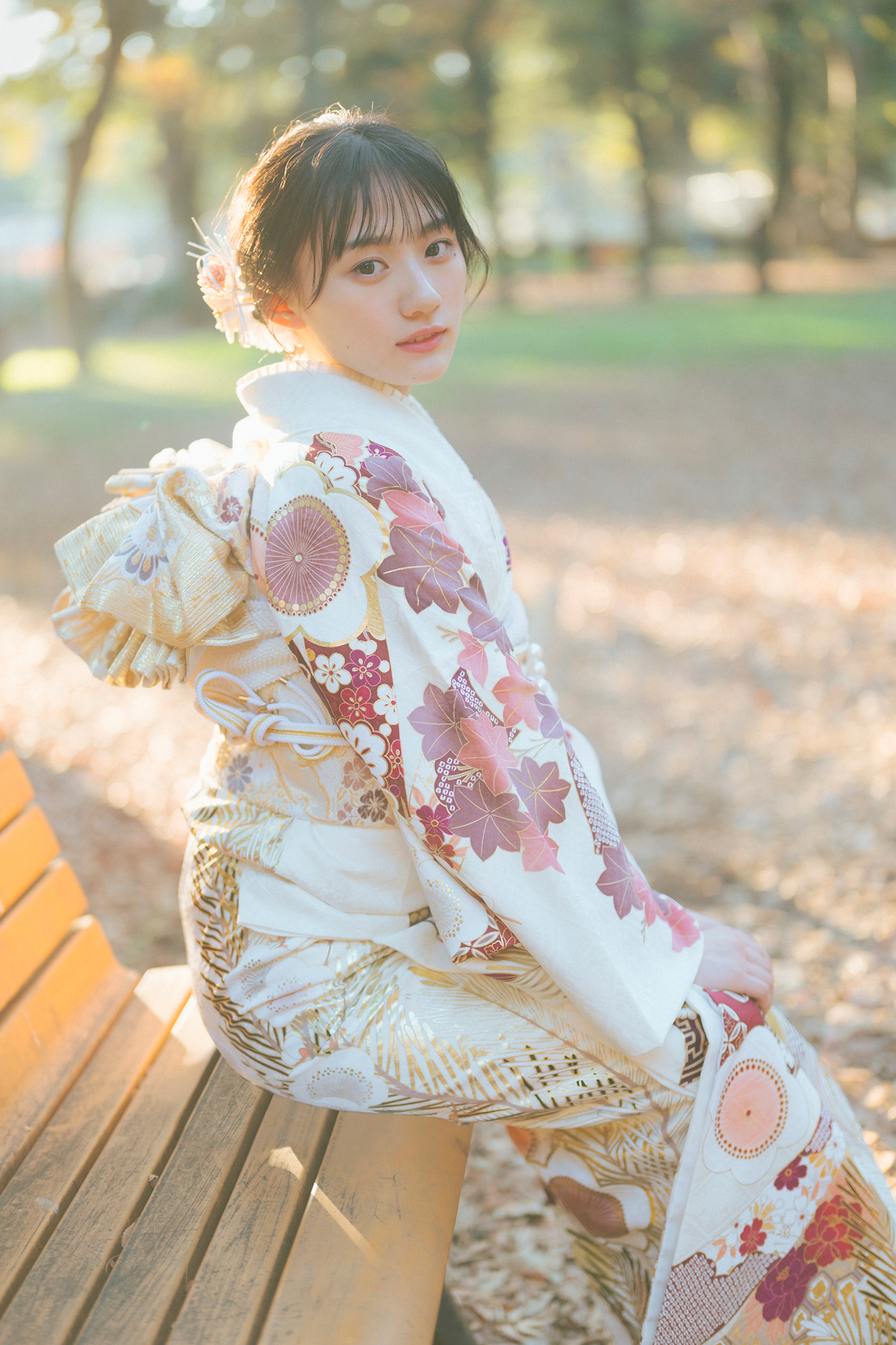 表紙は乃木坂46川崎桜！ “ハタチ”の美女10人が登場する『20±SWEET 2024