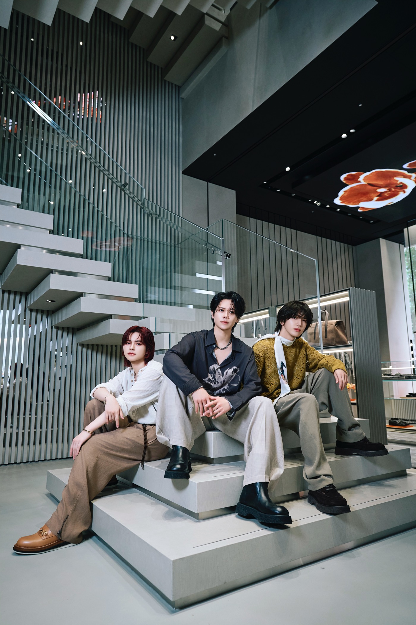 INI髙塚⼤夢＆藤牧京介＆松⽥迅がエンポリオアルマーニ銀座店へ