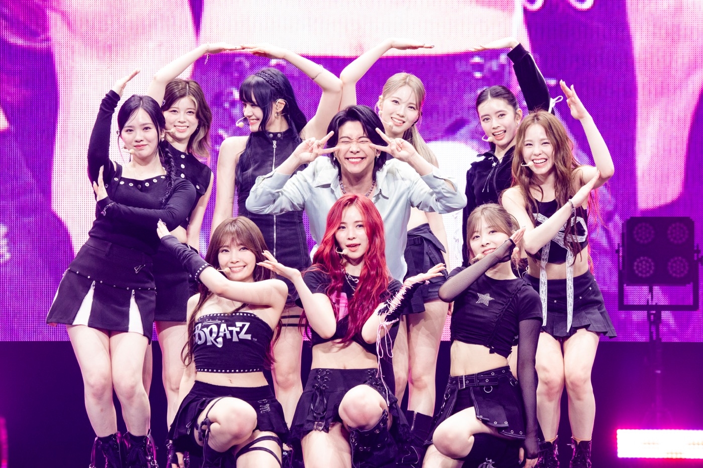 ライブレポート】Mrs. GREEN APPLE『The Performance』でNiziUと