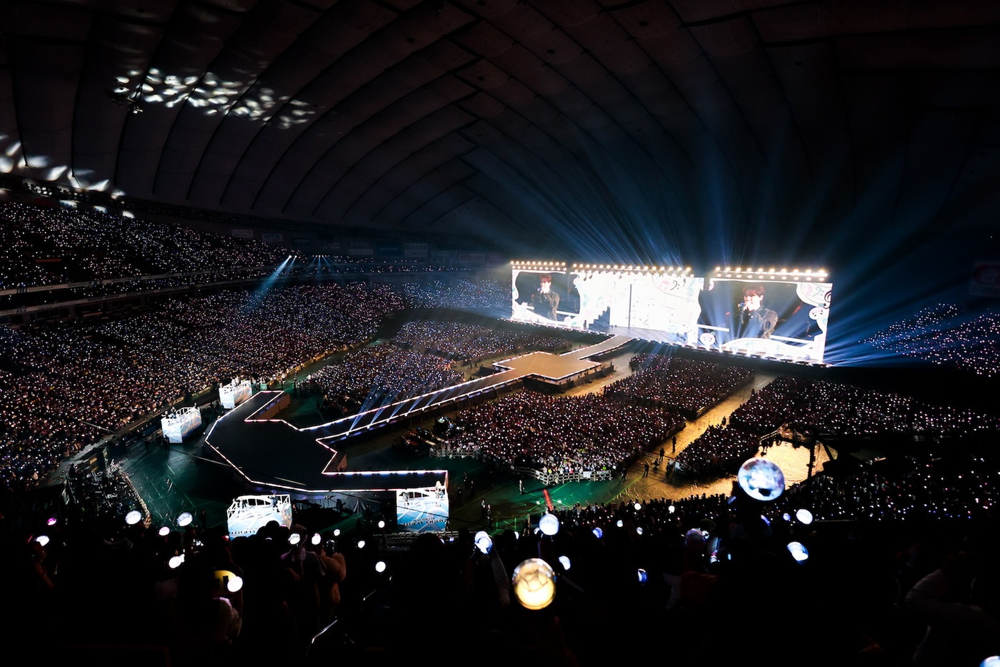 SEVENTEEN、東京ドーム公演2日間で約10万人を動員 – THE FIRST TIMES