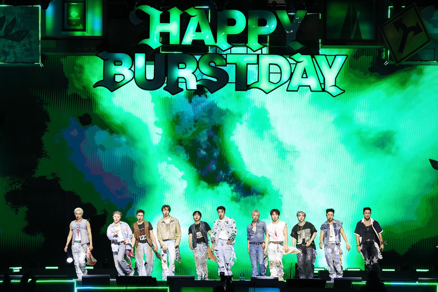 SEVENTEEN最新アルバム『HAPPY BURSTDAY』配信開始！「THUNDER」MVも