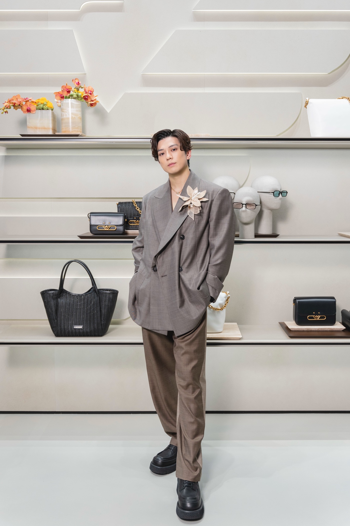 INI髙塚大夢＆藤牧京介＆松田迅らが、エンポリオアルマーニ銀座店の