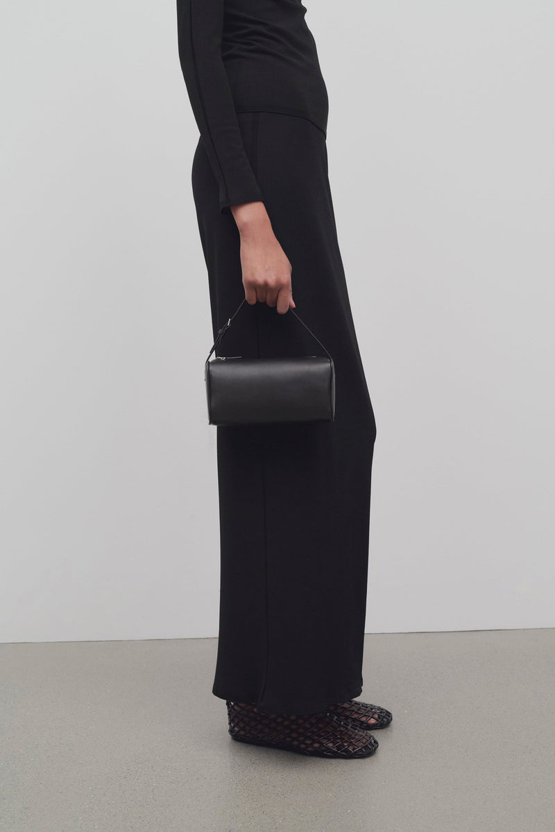 90's Bag Black – The Row