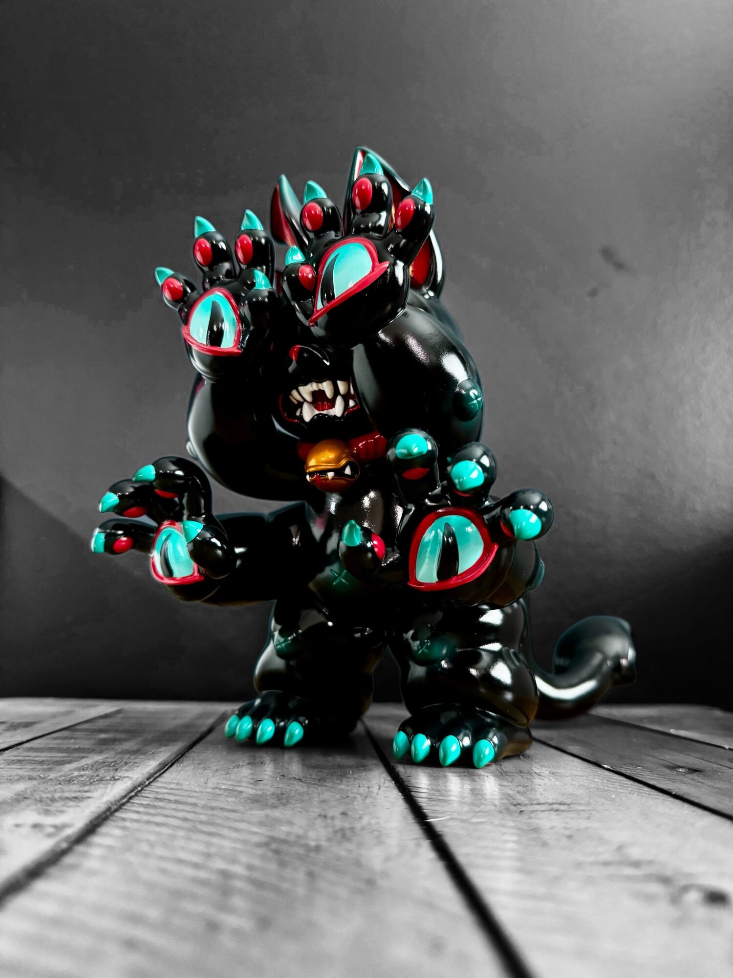 Grape Brain x StrangeCat Toys Presents DAINIGIRUJIN Black Edition