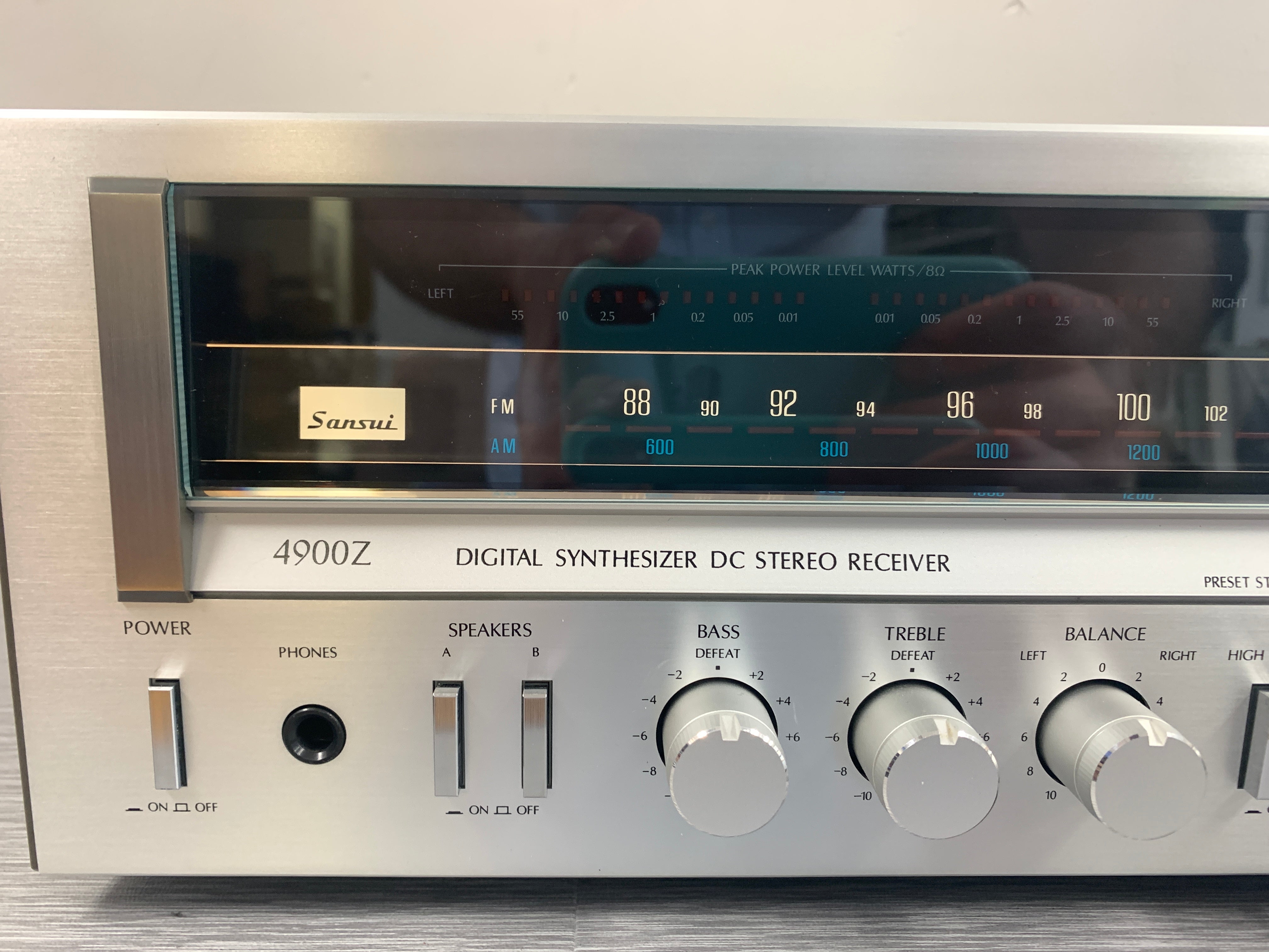 Sansui 4900Z Digital Synthesizer DC Stereo Receiver (1980-81