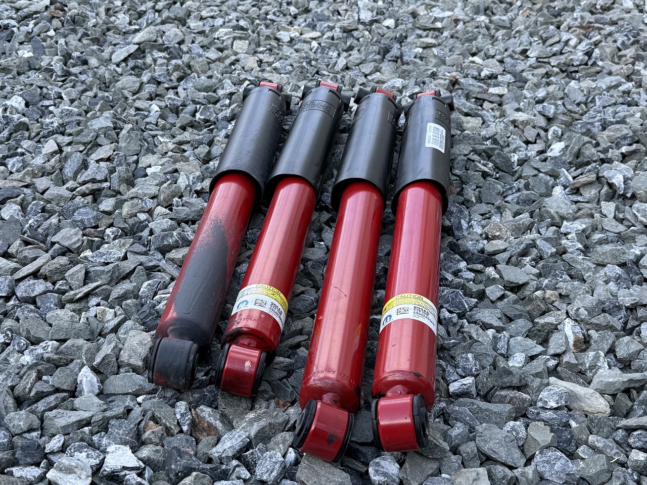 SALE】JLルビコン純正ショックアブソーバー1台分 【新車外し品