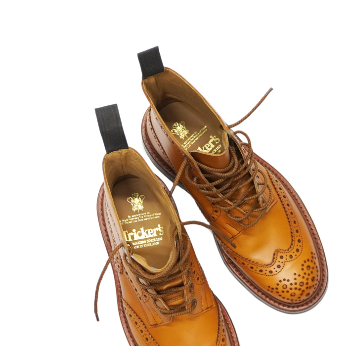 Tricker's（トリッカーズ）カントリーブローグブーツ（ダイナイト