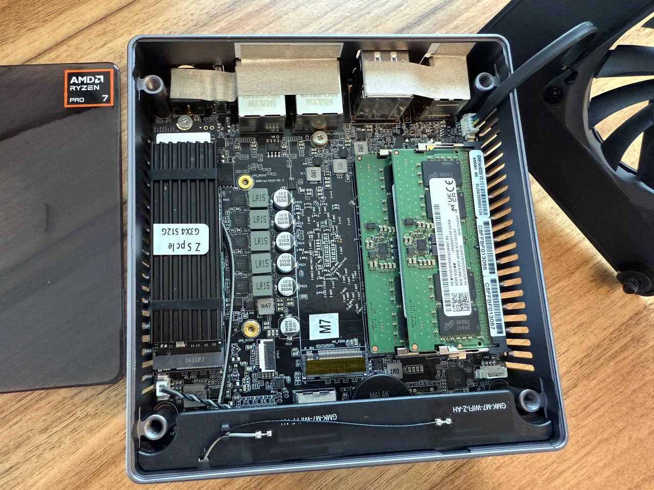 GMKtec Nucbox M7』レビュー、Ryzen 7 PRO 6850H採用、Oculinkポート