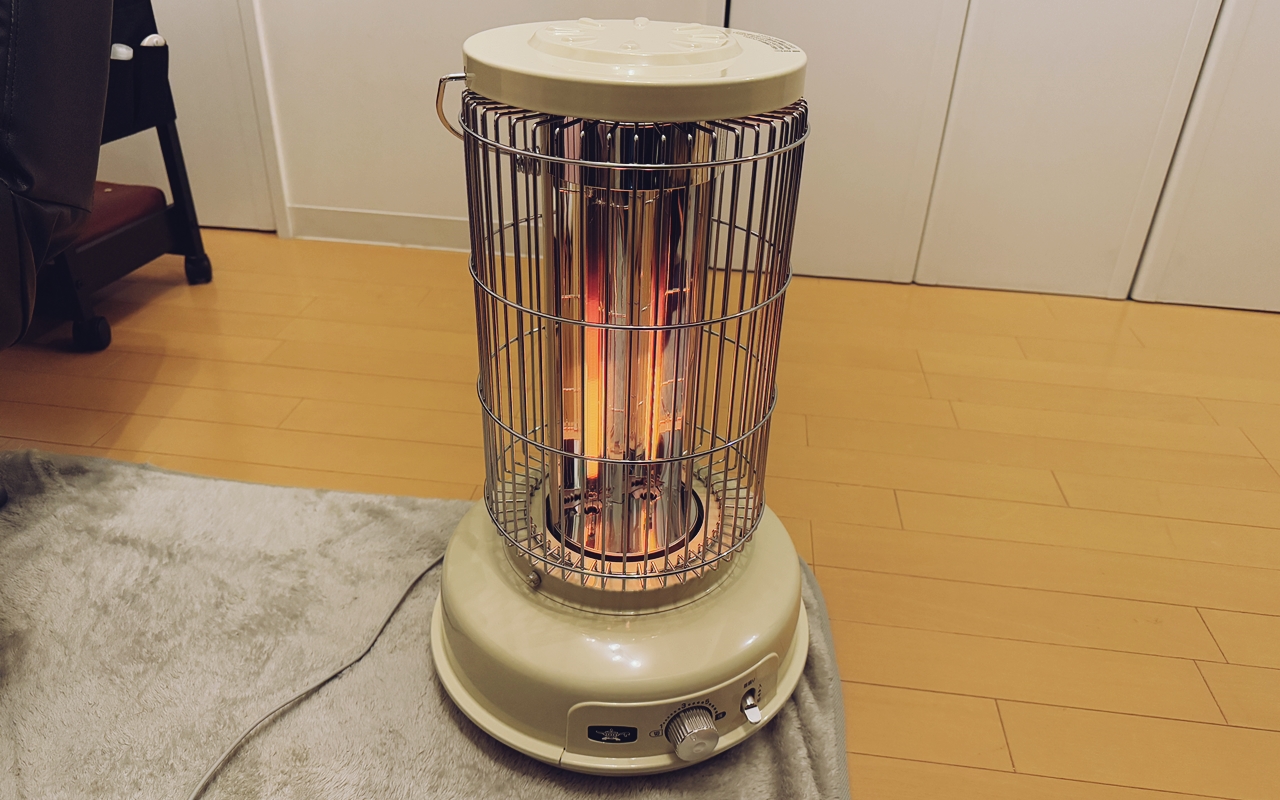 アラジン グラファイトフレームヒーター』レビュー、スイッチを入れて