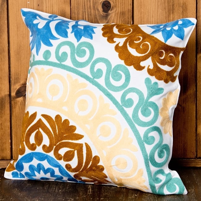 カラフルフラワー刺繍のコットンクッションカバー の通販 - TIRAKITA.COM