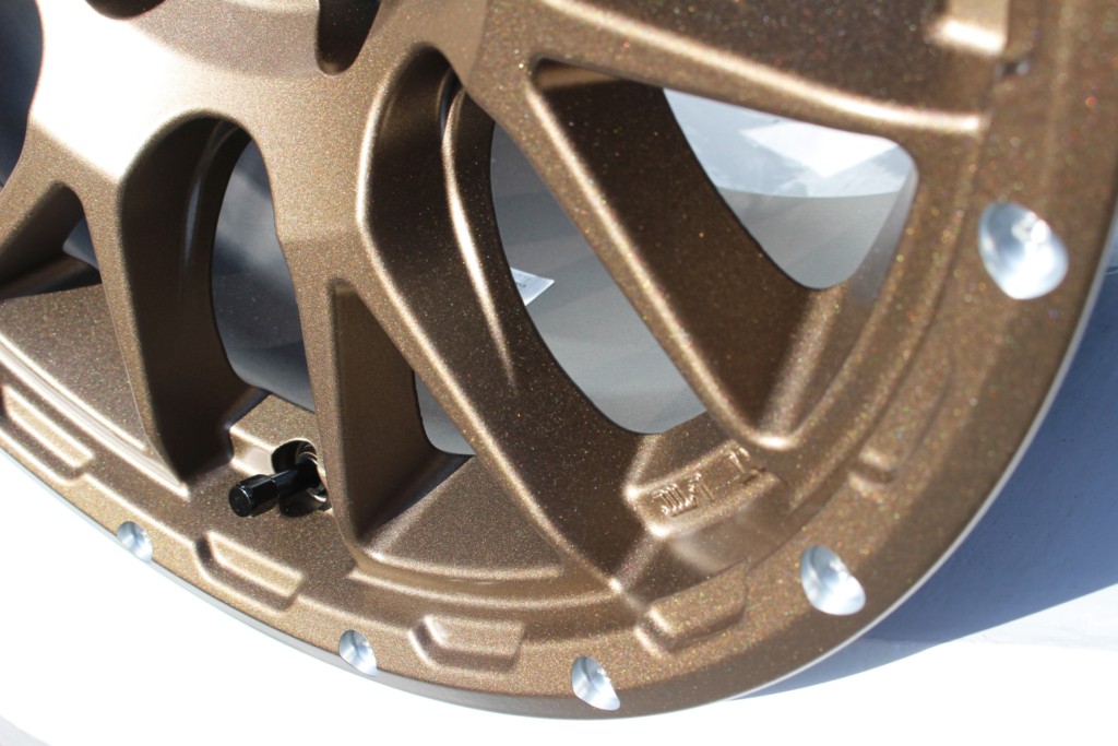 艶消しの、ザラザラ感が渋い！WEDS ADVENTURE MUD VANCE 08 | 株式会社