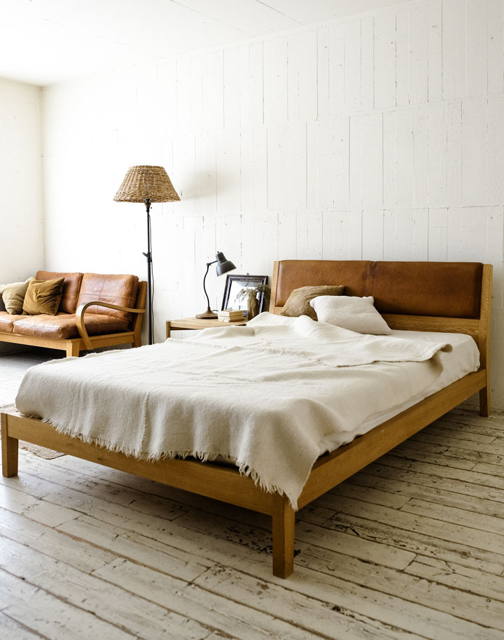 OAK FURROWED-LEATHER-BACK BED | TRUCK FURNITURE