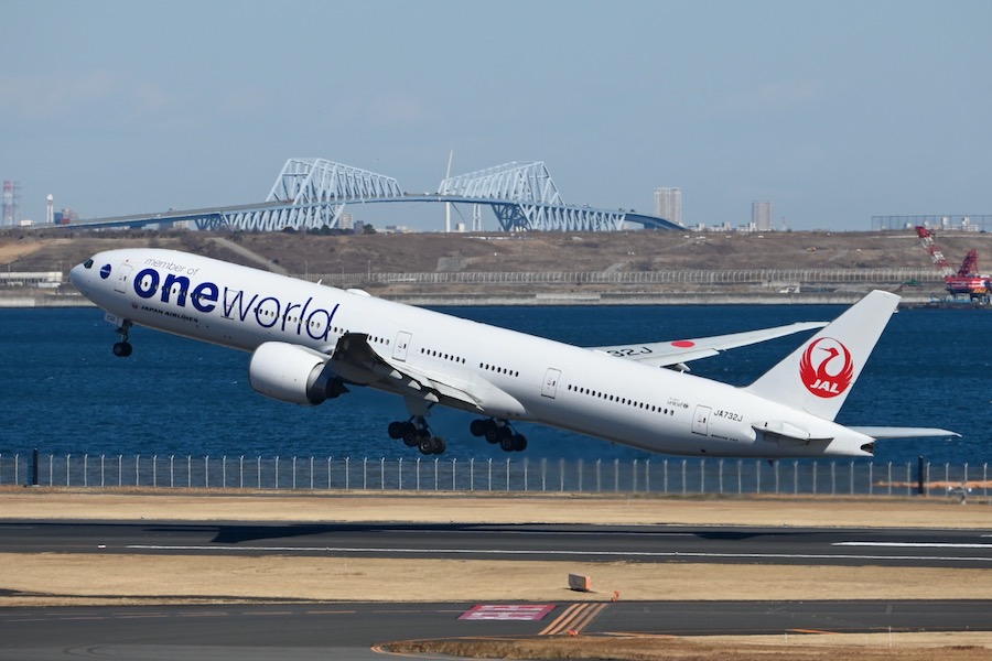 JAL、ワンワールド塗装の777-300ERがラストフライト 退役4機目、JA732J