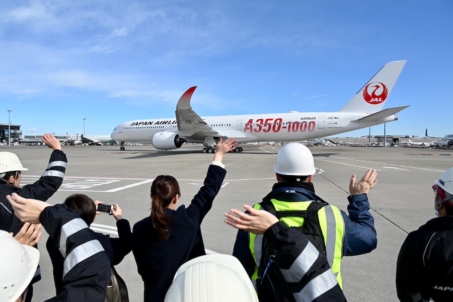 JAL、新旗艦機エアバスA350-1000就航 まずは羽田〜ニューヨーク線、777