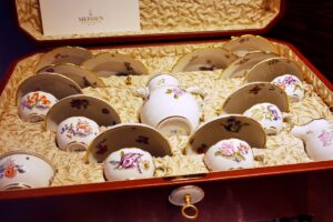 ドレスデン土産の定番。ヨーロッパを代表する磁器ブランド「マイセン