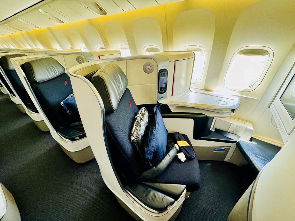 エールフランス航空ビジネスクラス】搭乗記(*^▽^*)！東京ーパリ！座席