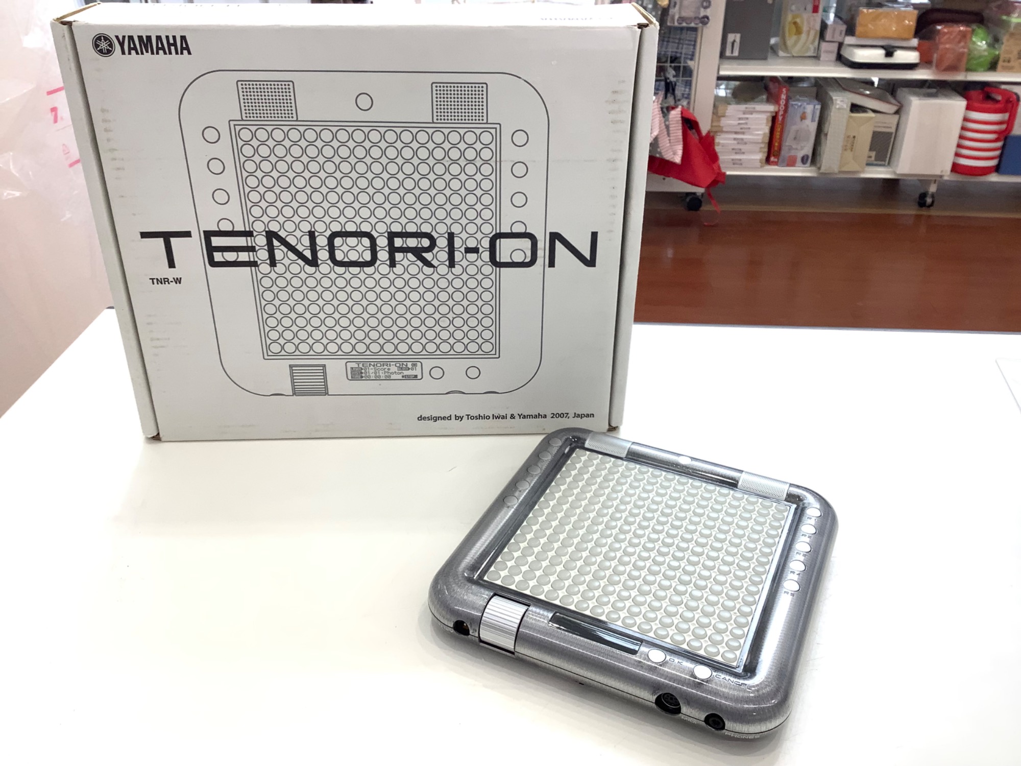買取入荷！YAMAHAより美しいシーケンサー電子楽器 TENORI-ON