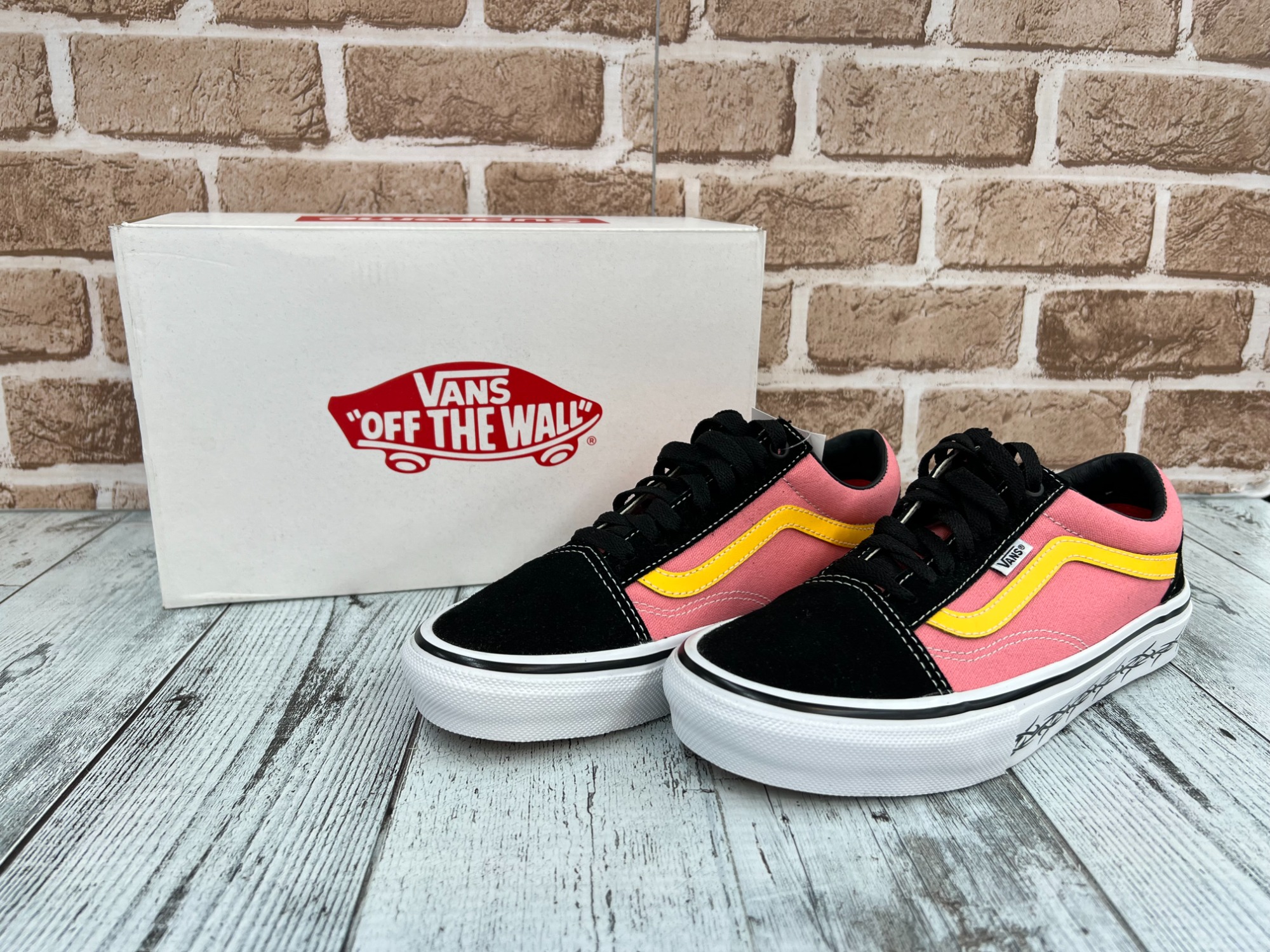 VANS×Supreme(ヴァンズ×シュプリーム】コラボスニーカーのご紹介です