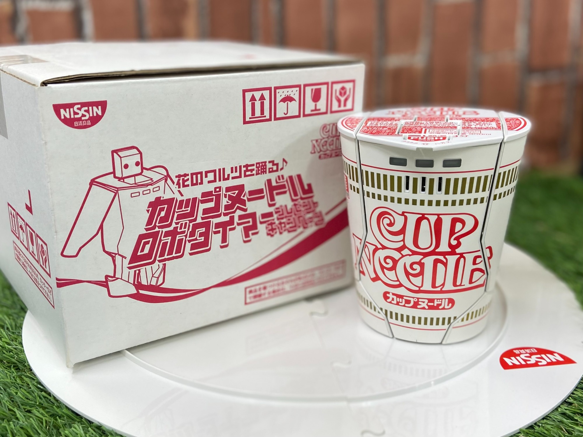 踊るカップヌードル！？】カップヌードルロボタイマーのご紹介です