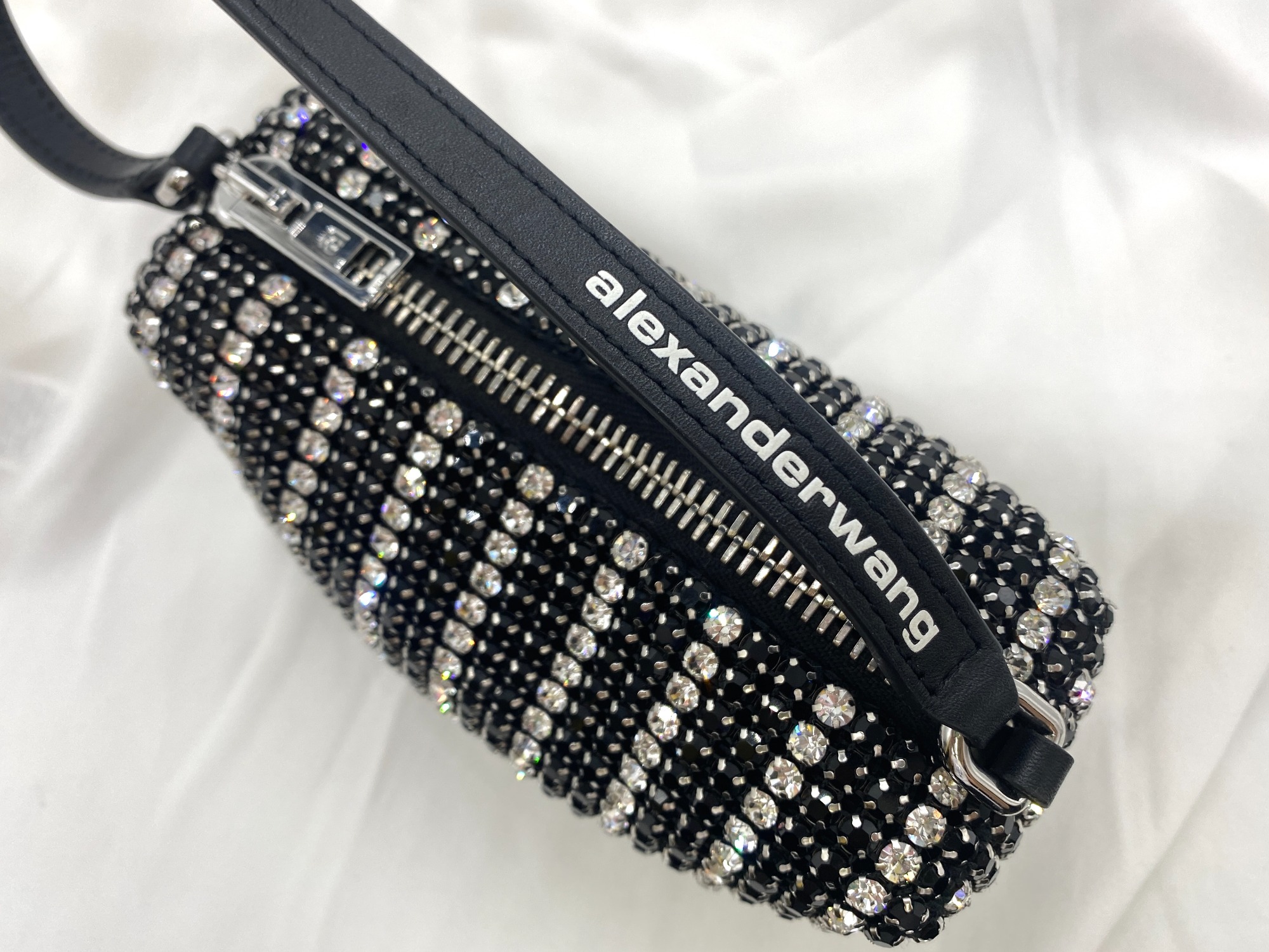 ラインストーンの輝きに注目！】ALEXANDER WANG(アレキサンダーワン)の