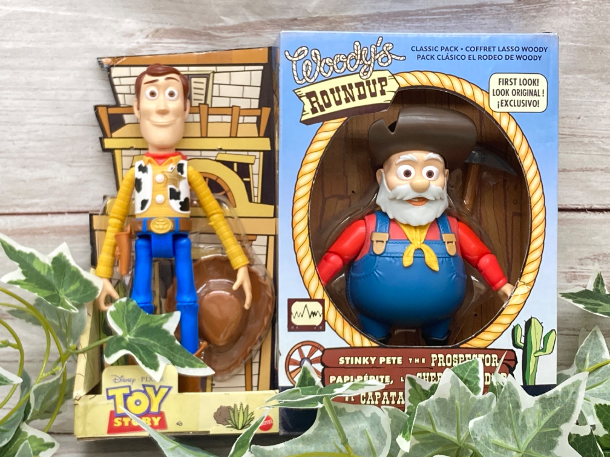 ディズニーフィギュア！トイストーリー ウッディ & プロスペクターが