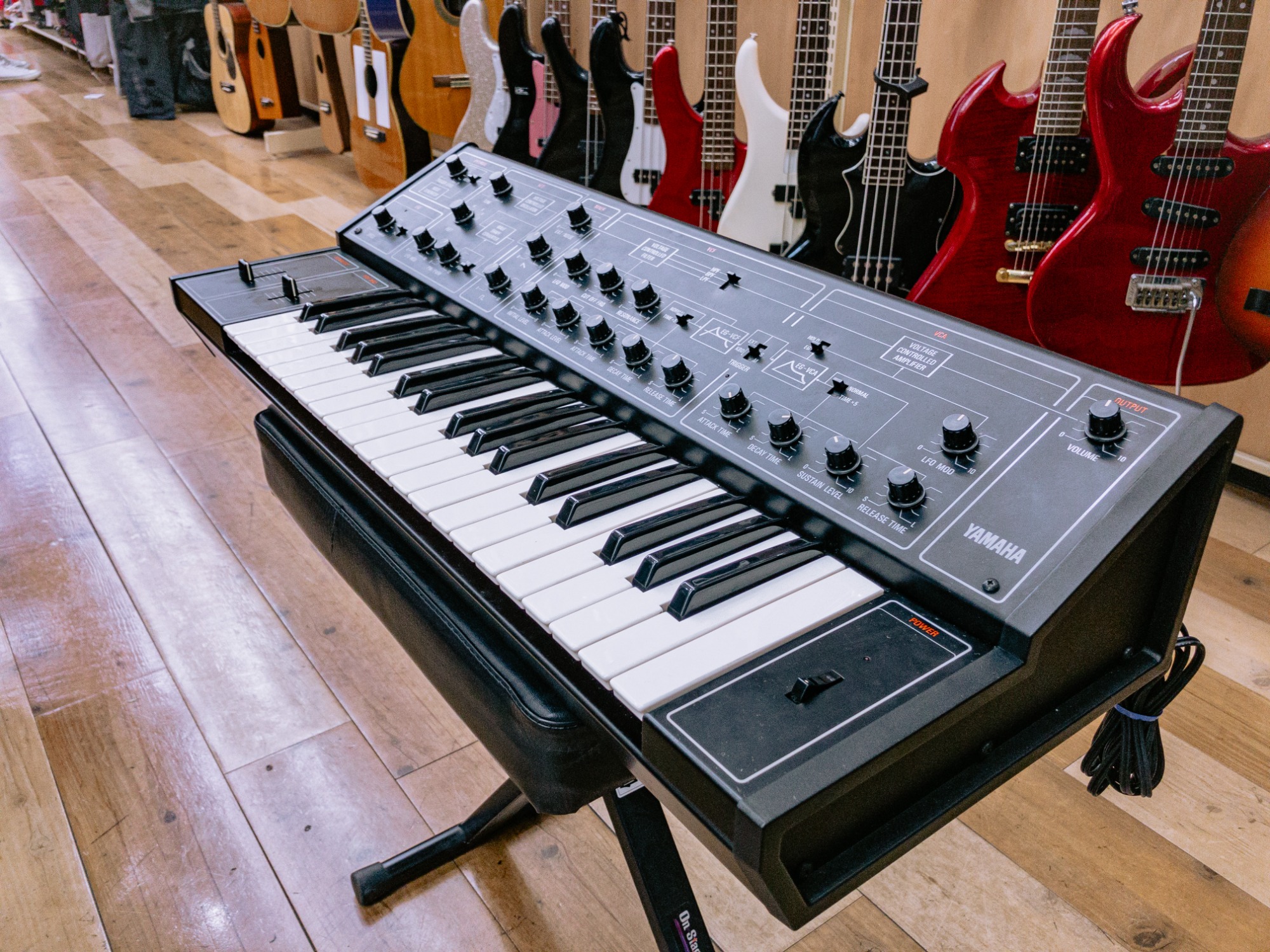 ヴィンテージのアナログモノシンセ入荷！ YAMAHA シンセサイザー CS-10