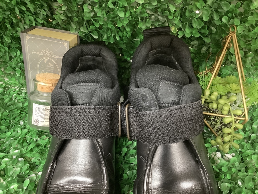 当店おすすめ！PRADA（プラダ）のビブラムソールベルクロレザー