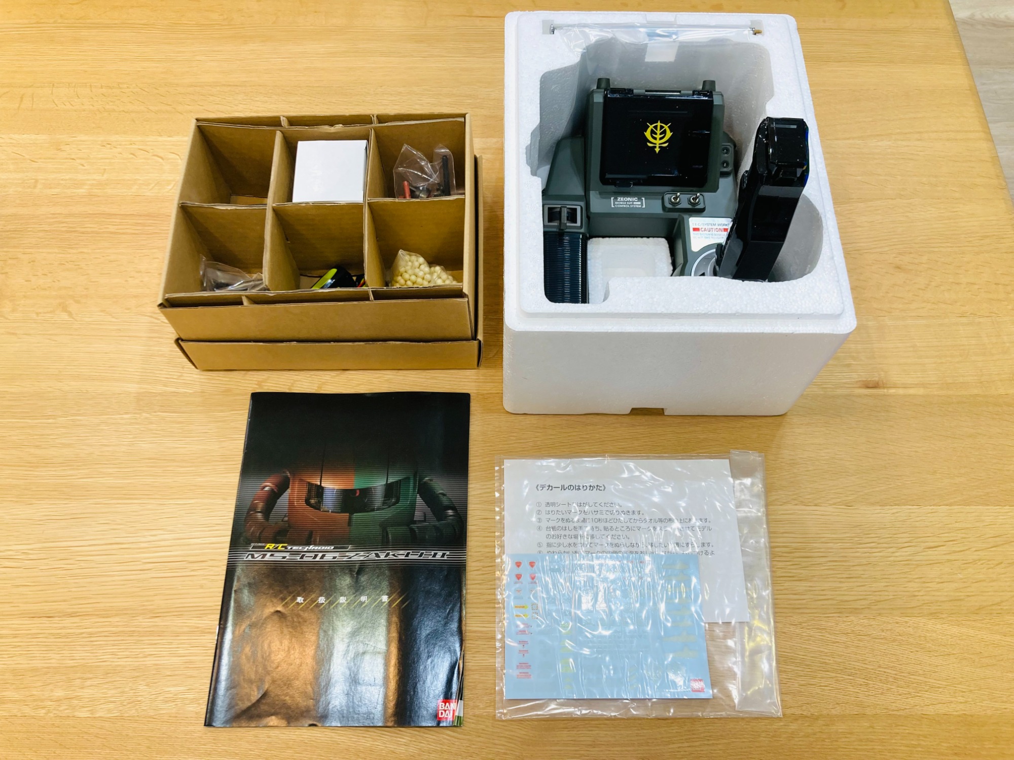 ガンプラ R/C Techroid(テックロイド) MS-06S ZAKU2 入荷いたしました