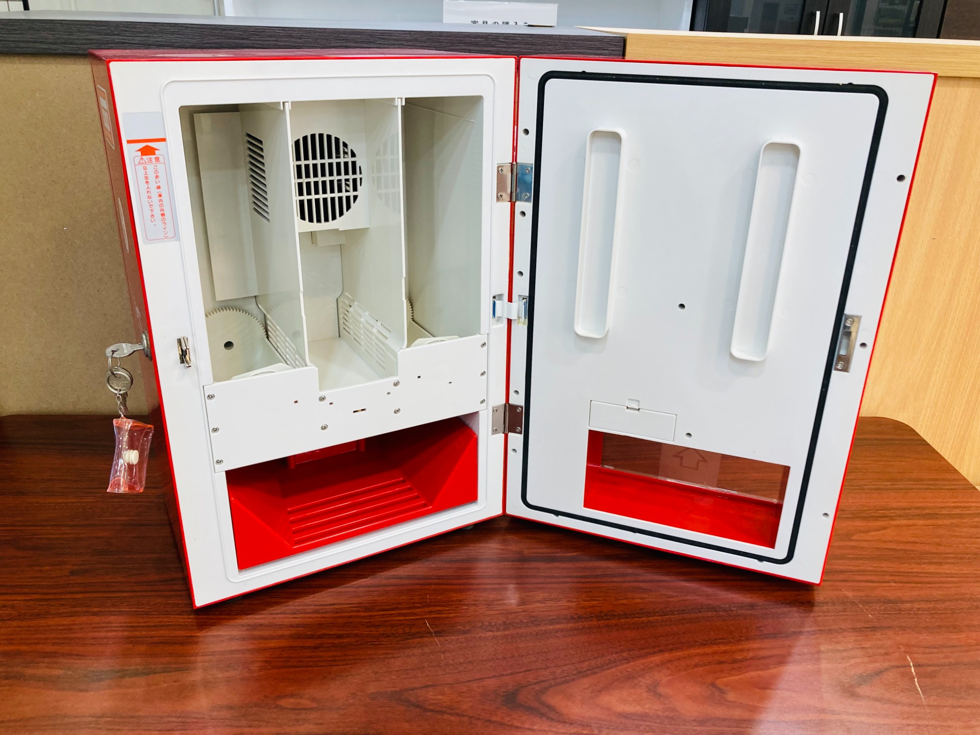 マサオコーポレーション 自動販売機型保冷庫 MSO-016R が入荷致しまし