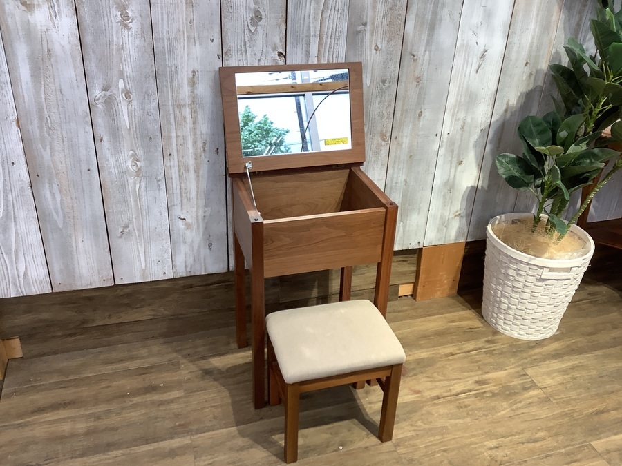 無印良品】ドレッサー・スツール付＆木製サイドテーブルベンチが入荷
