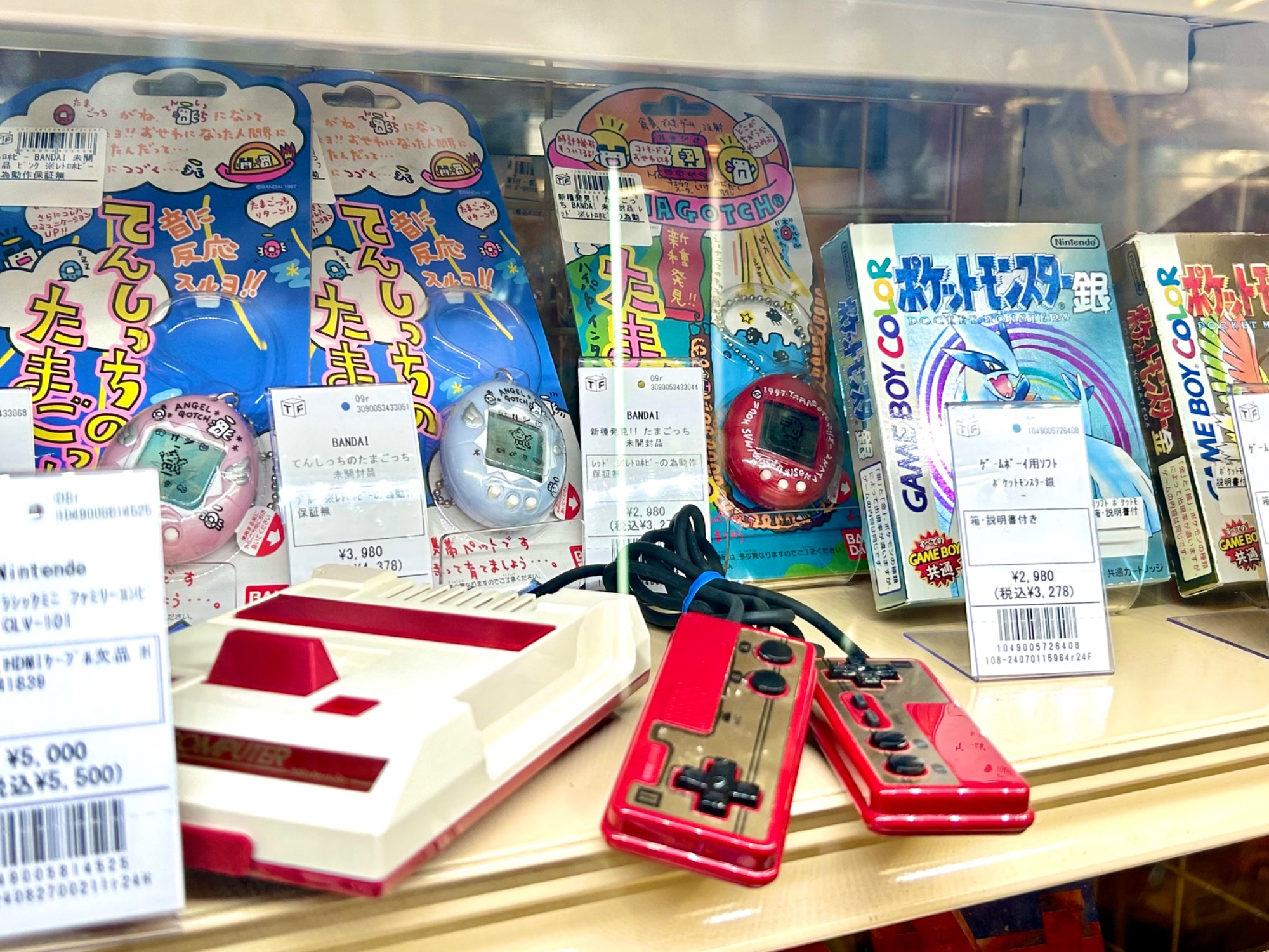 懐かしのレトロゲーム機】ファミコン クラシックミニのご紹介です