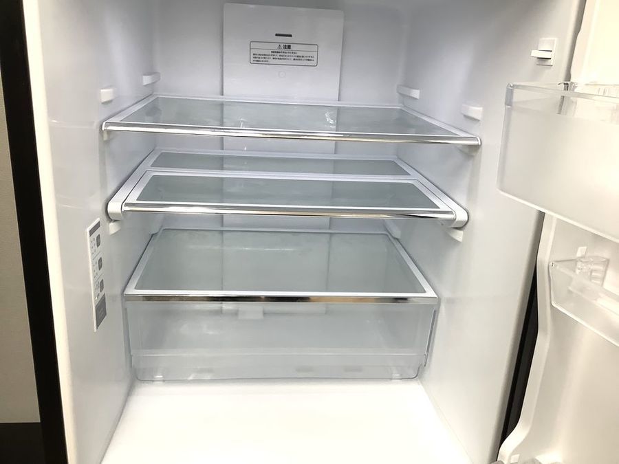 ガラスドアがオシャレでスタイリッシュ! Hisense(ハイセンス)の3ドア