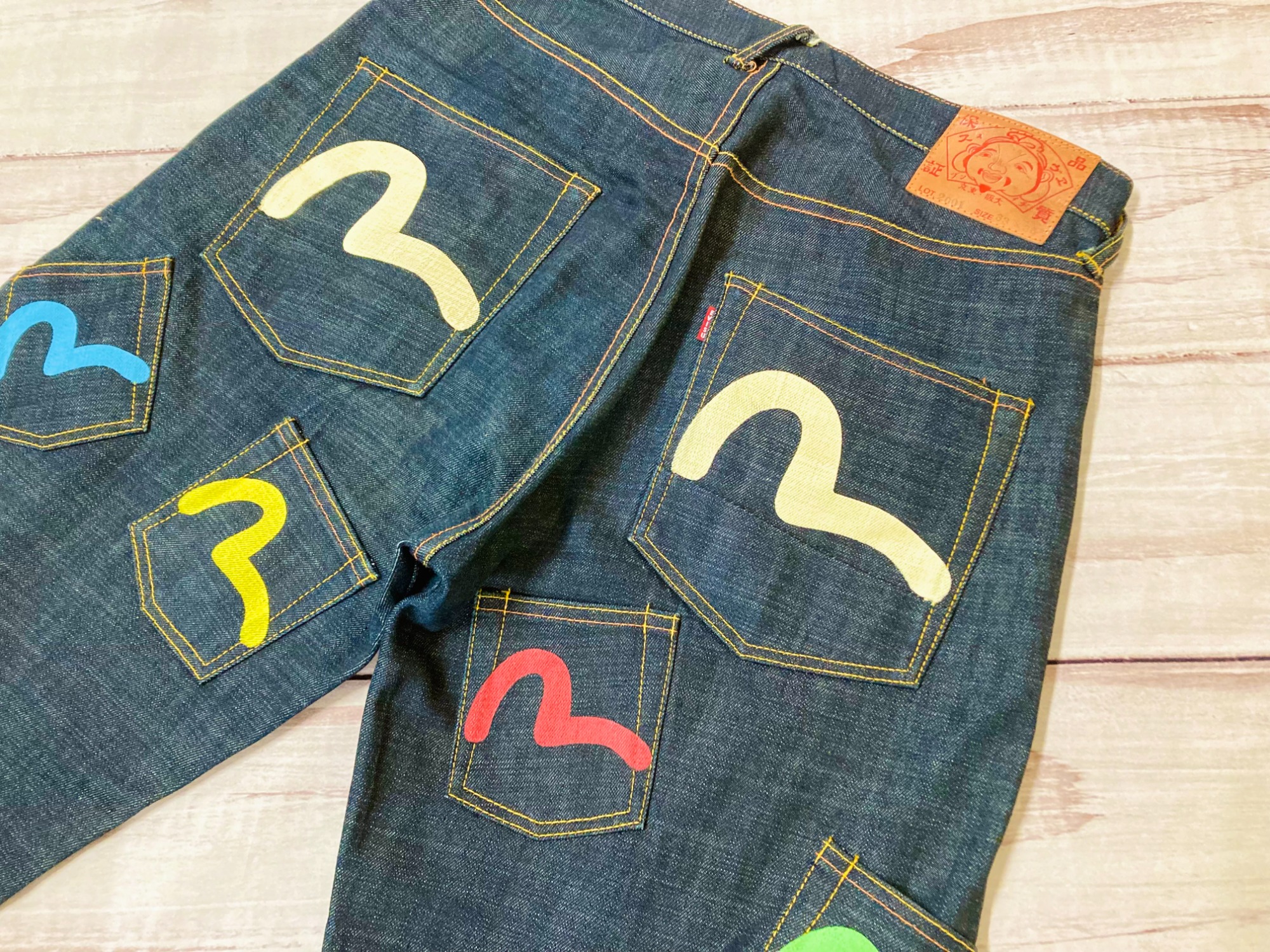 スマホで購入】EVISU(エヴィス)のデニムパンツが買取入荷しました