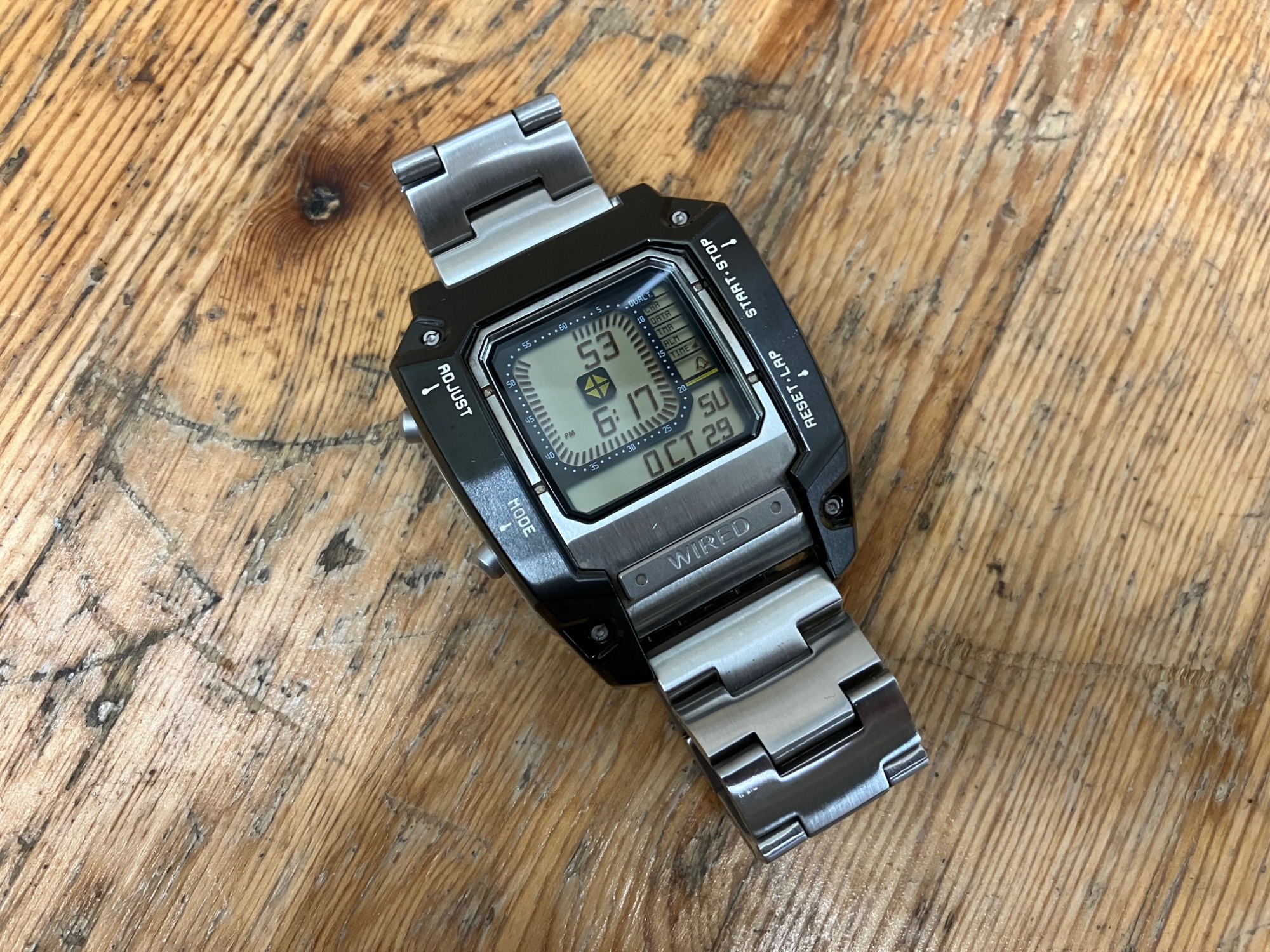 超希少品！2500個限定モデル WIRED×MGS5コラボ デジボーグ 入荷